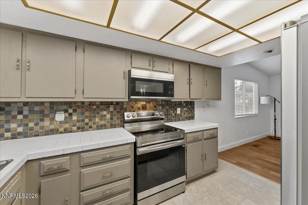 4730 Spring Drive Reno, NV 89502 - Photo 12 of 34 12-4730 Spring Dr Reno NV 89502 (16 of 3