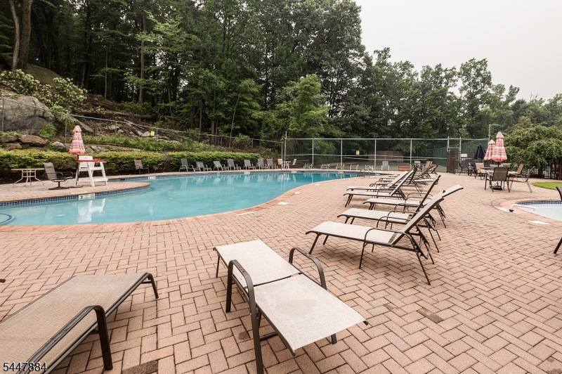 89 Continental Road Morris Plains, NJ 07950 - Photo 31 of 38