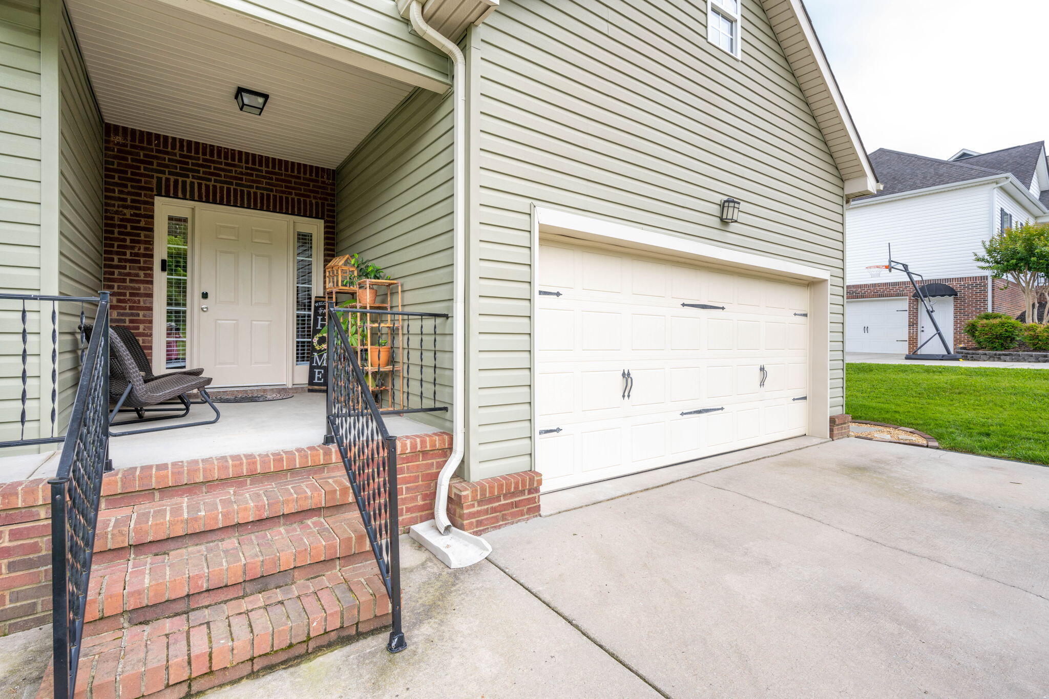 530 Titanium Drive Hixson, TN 37343 - Photo 4 of 26 4-web-or-mls-DSC_5892