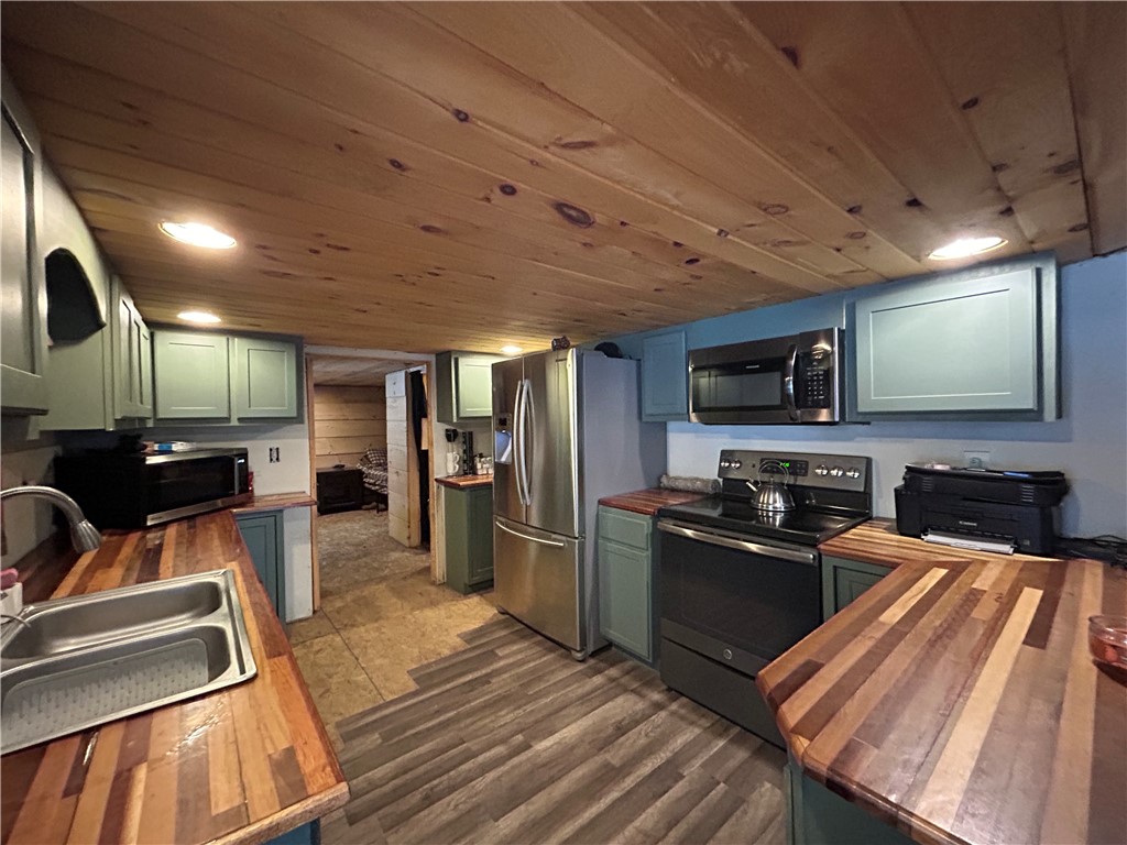 475 Kelly Hill Road Orange, NY 14815 - Photo 29 of 44 Apartment Kitchen