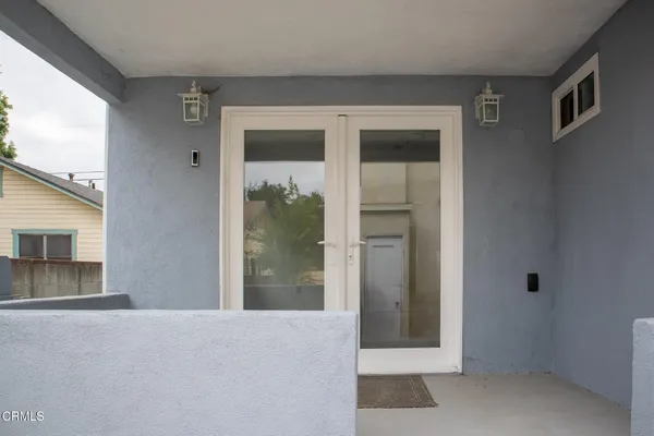 a view of an entryway of house