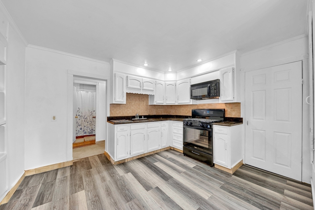 56 Park Street Hudson, MA 01749 - Photo 10 of 30
