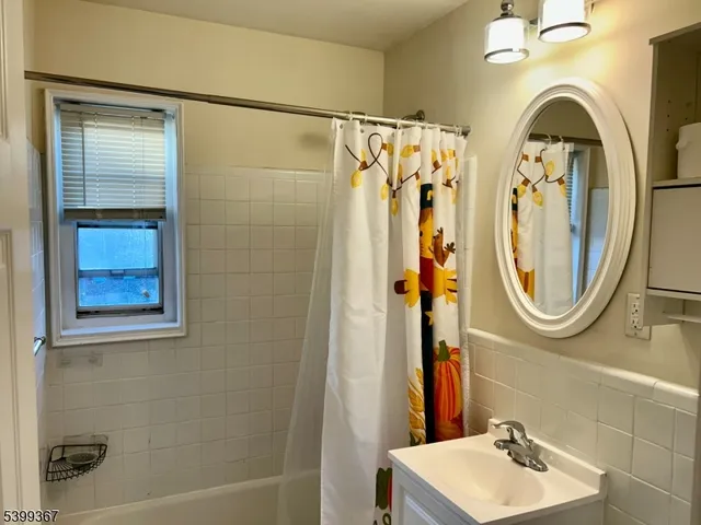 $1,750 | 22 West Roselle Avenue, Unit B, Roselle Park, NJ 07204