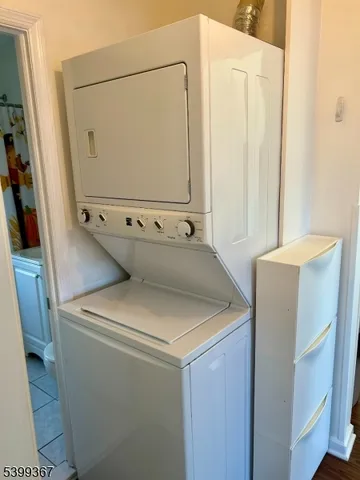 $1,750 | 22 West Roselle Avenue, Unit B, Roselle Park, NJ 07204