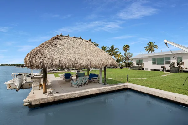 $1,295,000 | 1709 Sunrise Drive, Big Pine Key, FL 33043