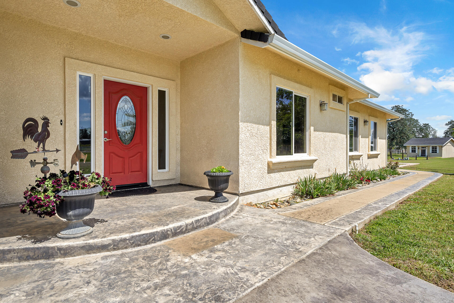 16170 Willow Springs Road Anderson, CA 96007 - Photo 5 of 61 Front
