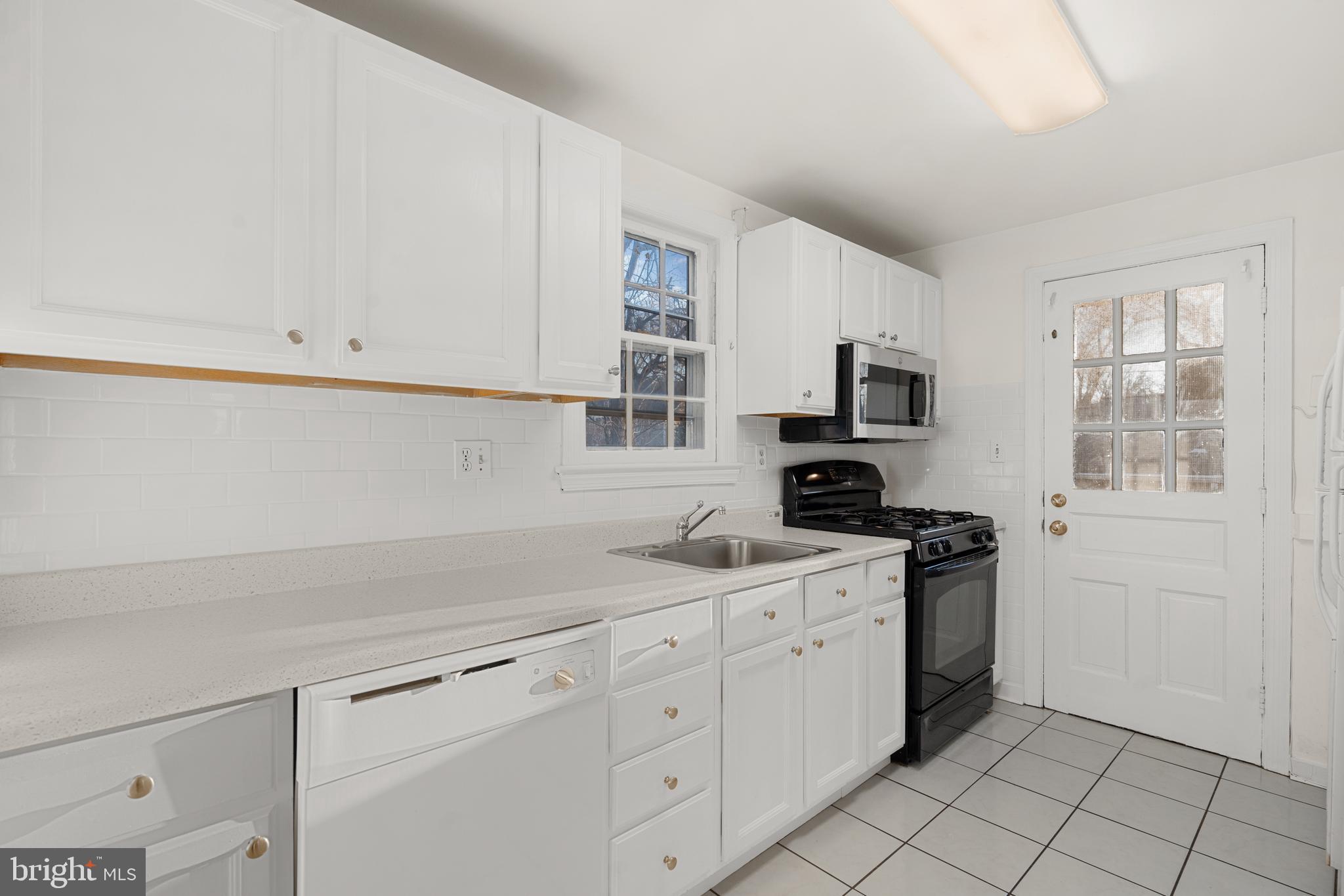 4412 Jones Bridge Road Bethesda, MD 20814 - Photo 15 of 33