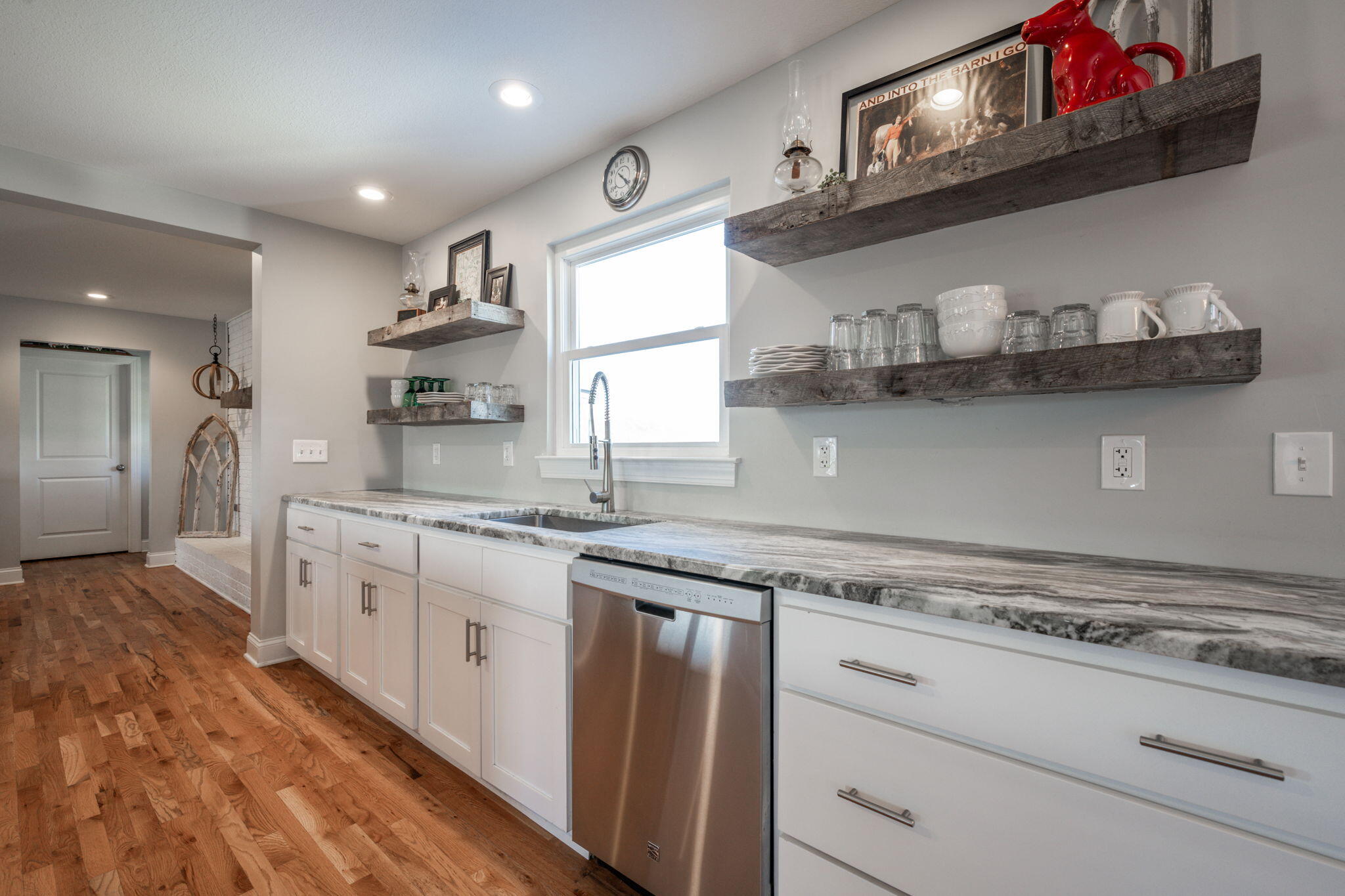 6909 Sims Road Harrison, TN 37341 - Photo 32 of 96 Kitchen