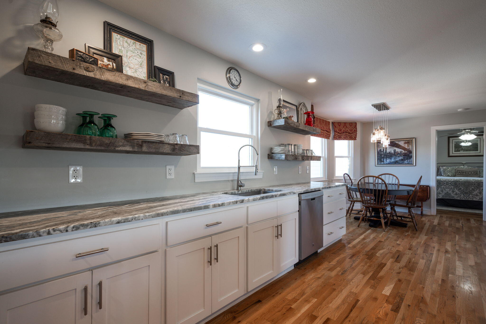 6909 Sims Road Harrison, TN 37341 - Photo 33 of 96 Stainless Appliances