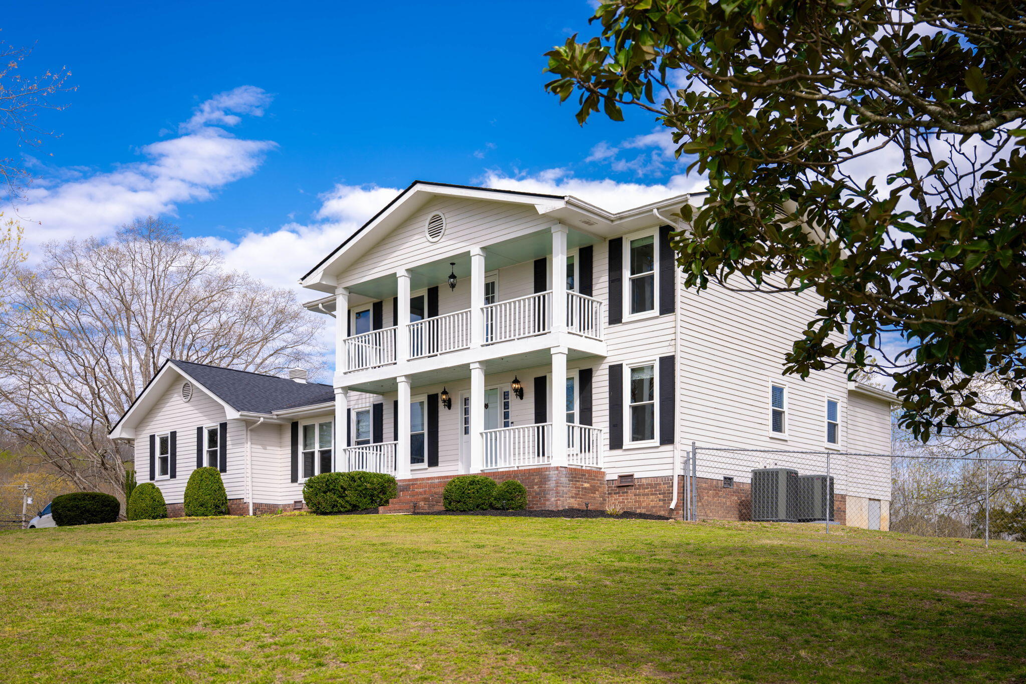 6909 Sims Road Harrison, TN 37341 - Photo 5 of 96 Two Story Farmhouse