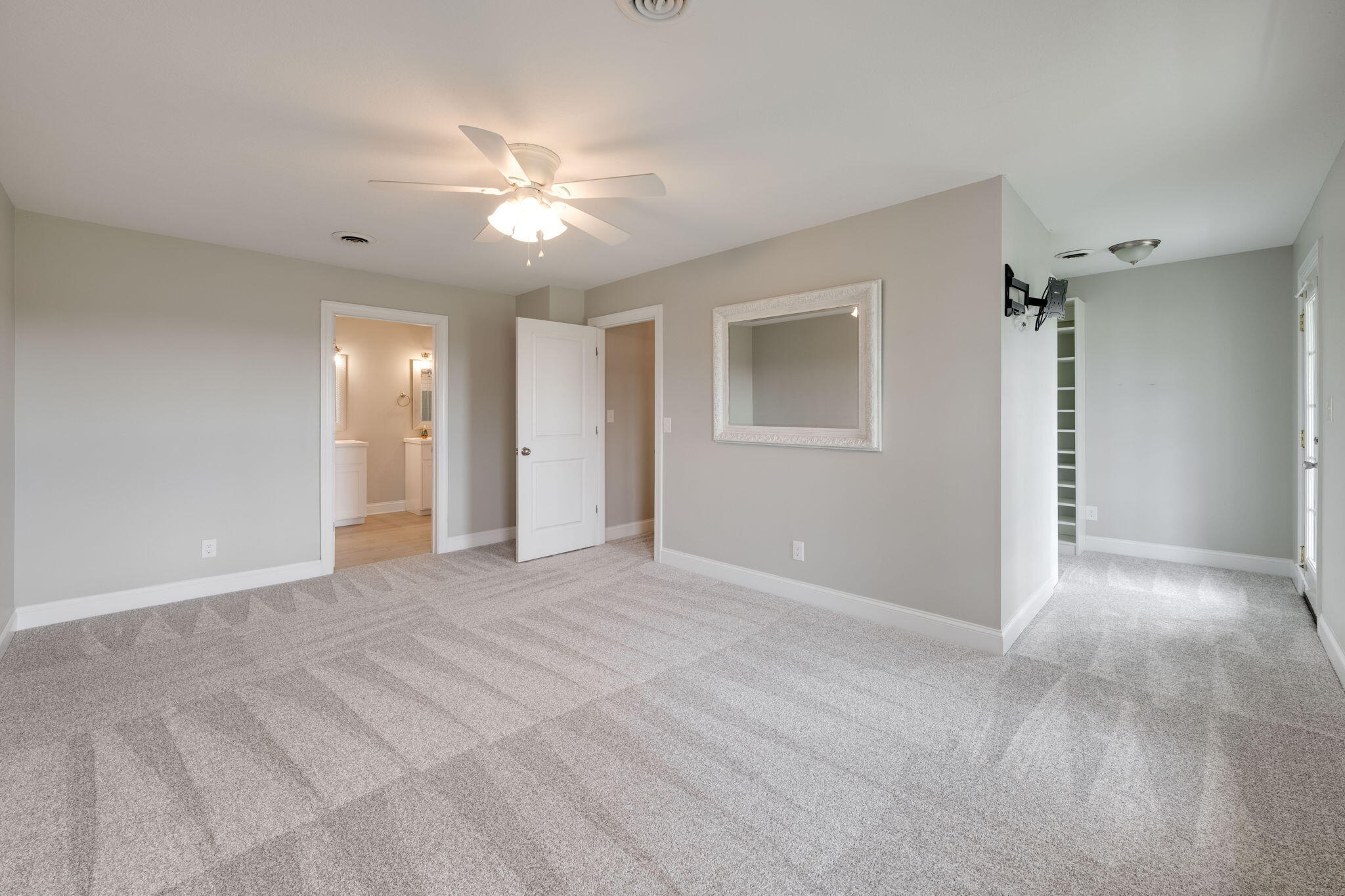 6909 Sims Road Harrison, TN 37341 - Photo 50 of 96 Primary Suite - Upper Level