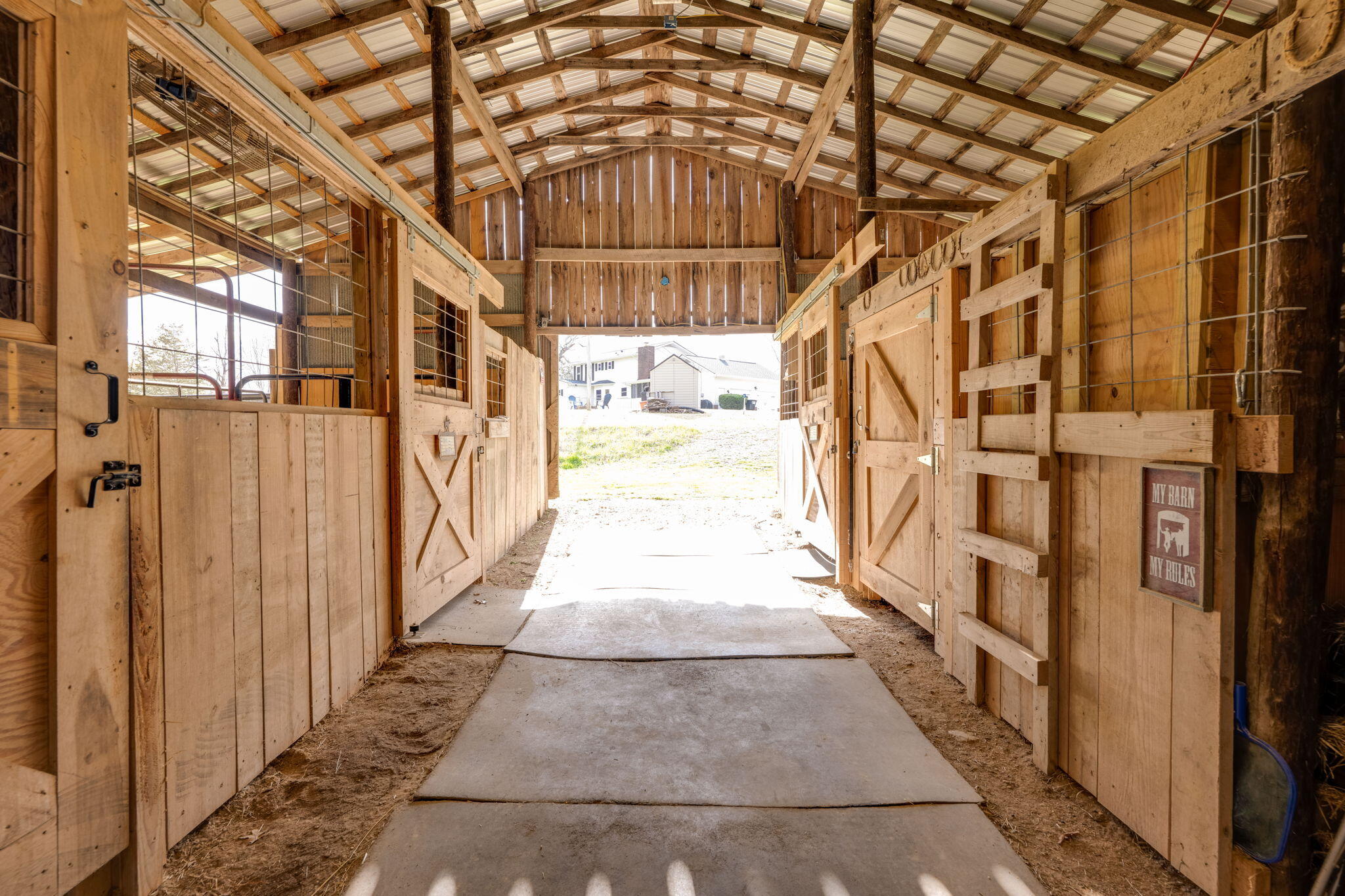 6909 Sims Road Harrison, TN 37341 - Photo 70 of 96 4-stall barn