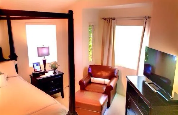 a view of yard with seating area