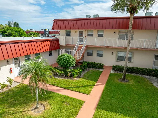 $97,500 | 12016 Greenway Circle South, Unit 203, Royal Palm Beach, FL 33411