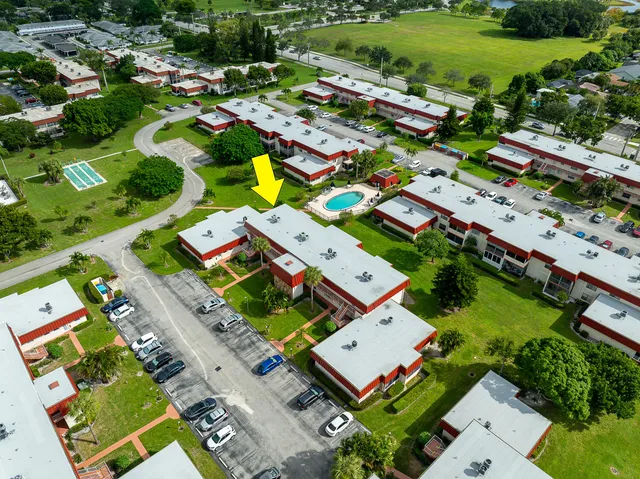 $97,500 | 12016 Greenway Circle South, Unit 203, Royal Palm Beach, FL 33411