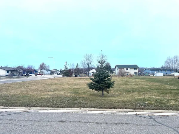 $30,000 | 405 Dale Avenue Southwest, Warroad, MN 56763