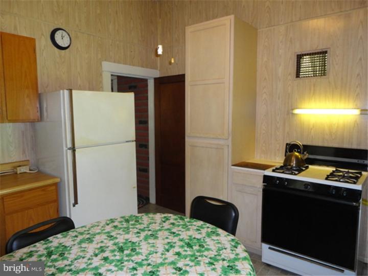 1213 Old York Road Burlington, NJ 08016 - Photo 2 of 8 Kitchen