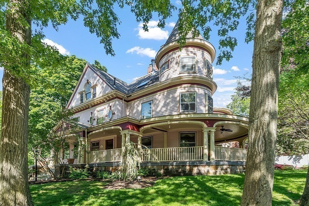 2 Gardner Road, Unit 3 Brookline, MA 02445 - Photo 32 of 32 a front view of a house with garden