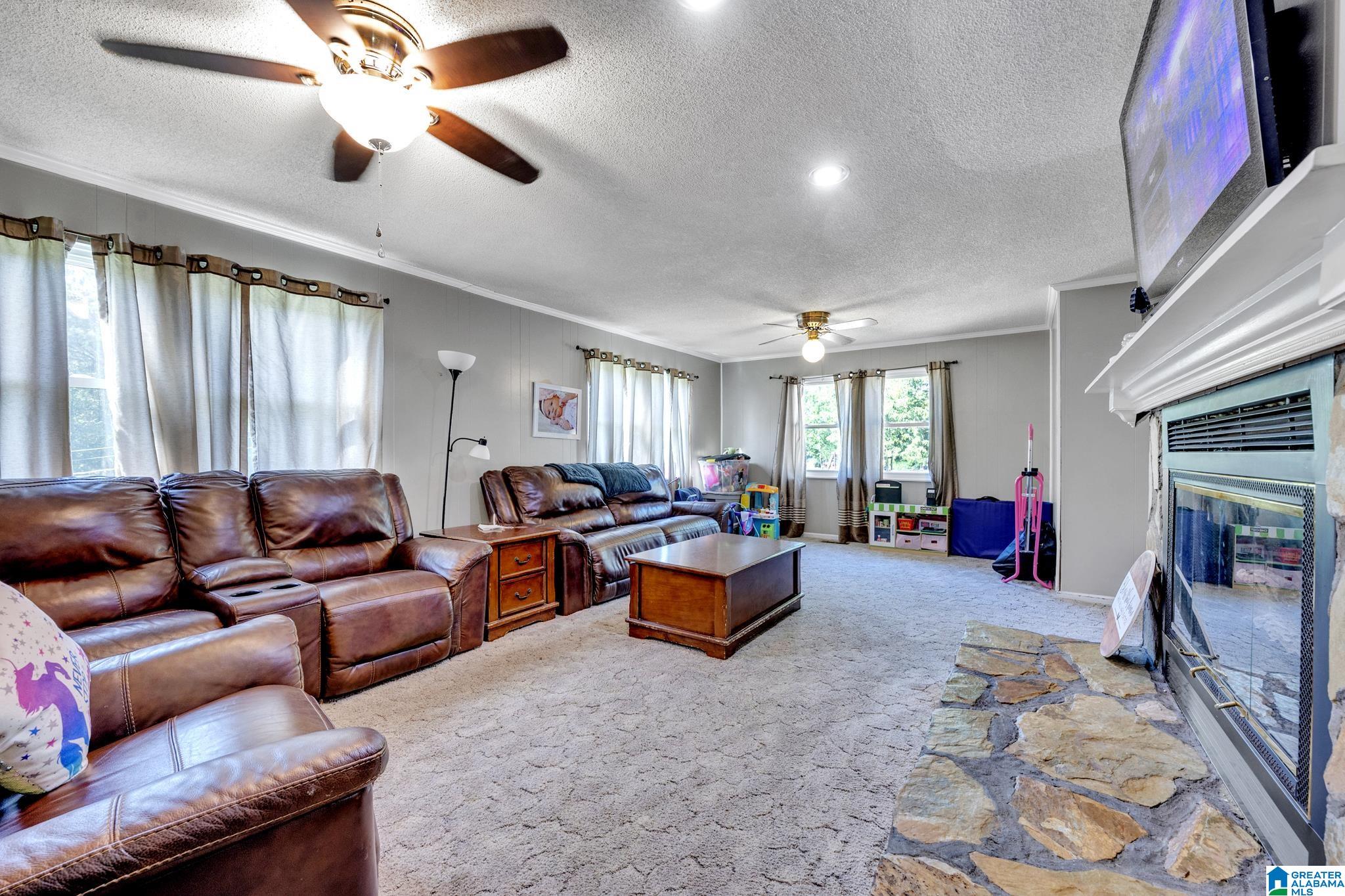 621 Spring Trail Warrior, AL 35180 - Photo 5 of 33