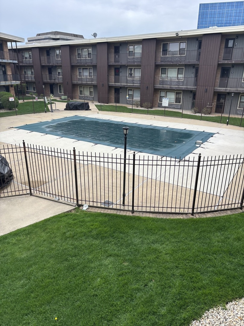 9608 West Higgins Road, Unit 2C Rosemont, IL 60018 - Photo 4 of 13