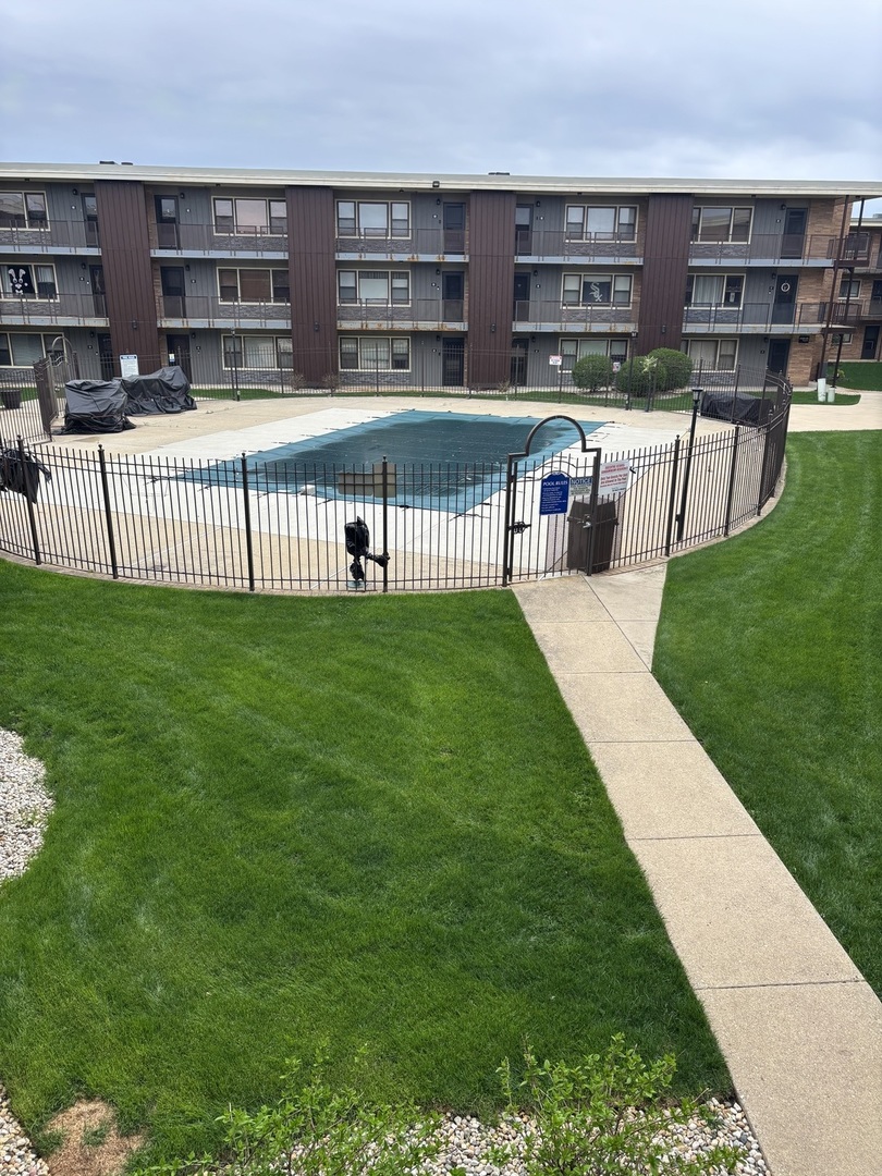 9608 West Higgins Road, Unit 2C Rosemont, IL 60018 - Photo 5 of 13