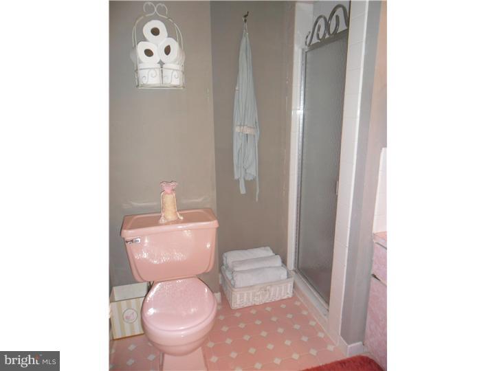 417 Densmore Road Philadelphia, PA 19116 - Photo 9 of 19 Gallery Image 9