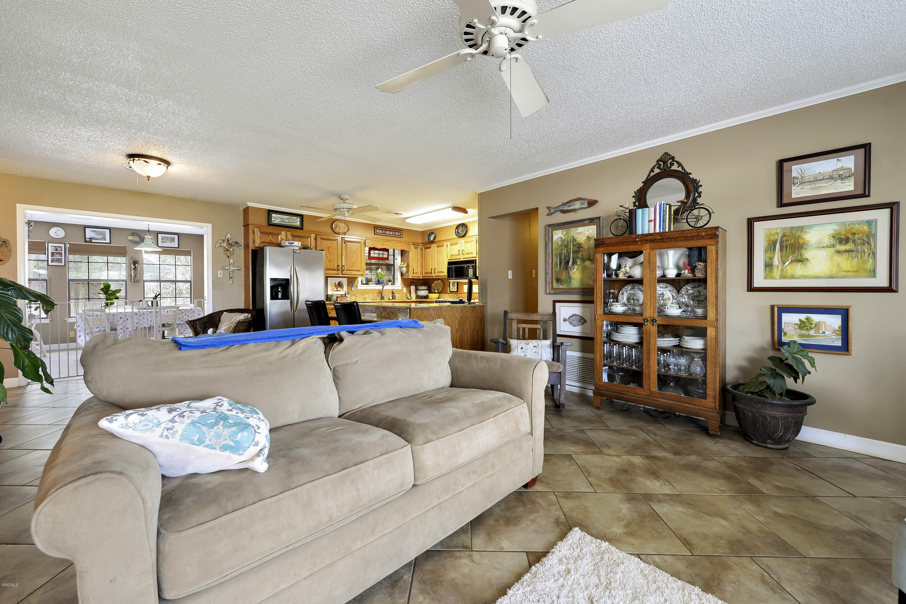 2725 Dantzler Street Moss Point, MS 39563 - Photo 4 of 22 004