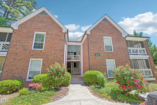 $285,000 | 1010 Kingswood Drive, Unit D, Chapel Hill, NC 27517