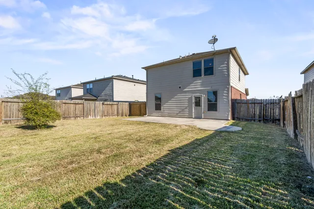 $1,999 | 914 Canyon Hill Lane, Rosenberg, TX 77471