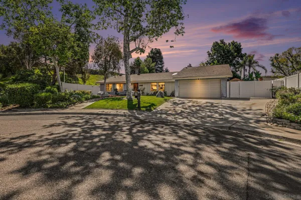 $969,000 | 9939 Crestlane Court, Spring Valley, CA 91977