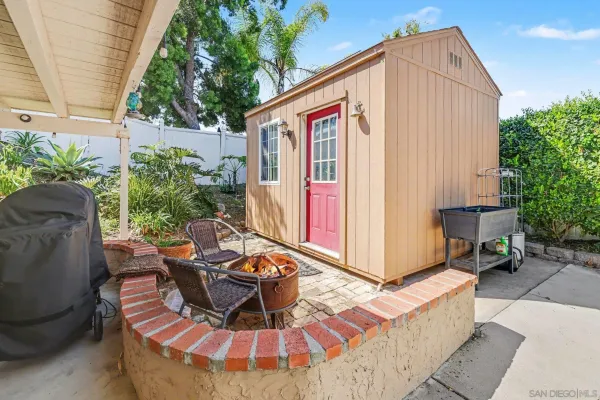 $969,000 | 9939 Crestlane Court, Spring Valley, CA 91977