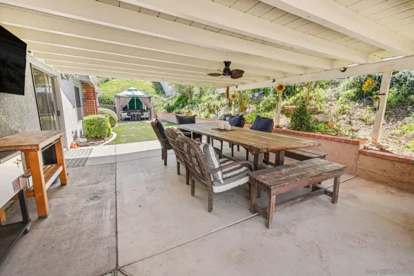 $969,000 | 9939 Crestlane Court, Spring Valley, CA 91977