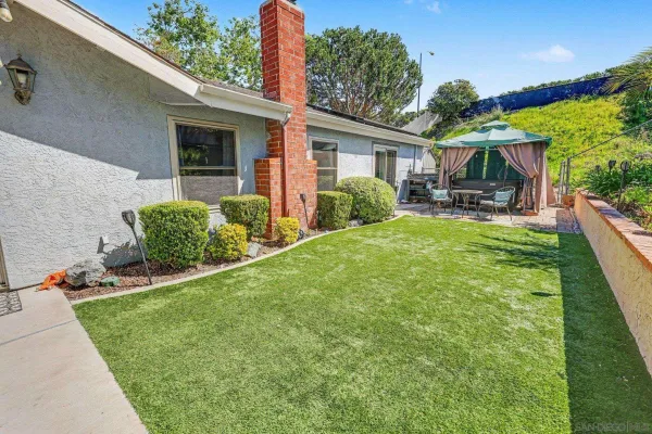 $969,000 | 9939 Crestlane Court, Spring Valley, CA 91977