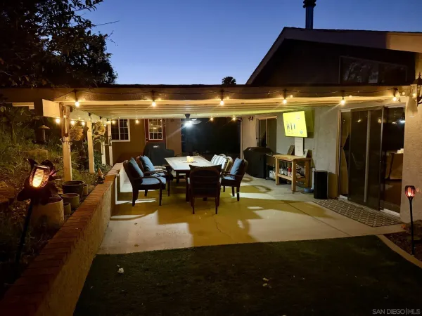 $969,000 | 9939 Crestlane Court, Spring Valley, CA 91977