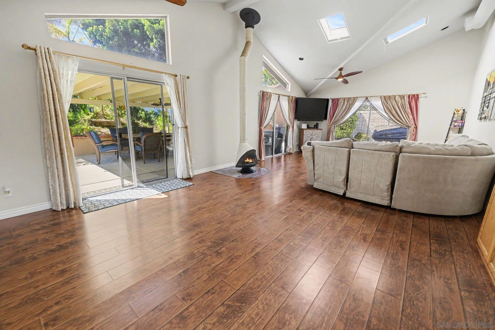 9939 Crestlane Court Spring Valley, CA 91977 - Photo 10 of 35