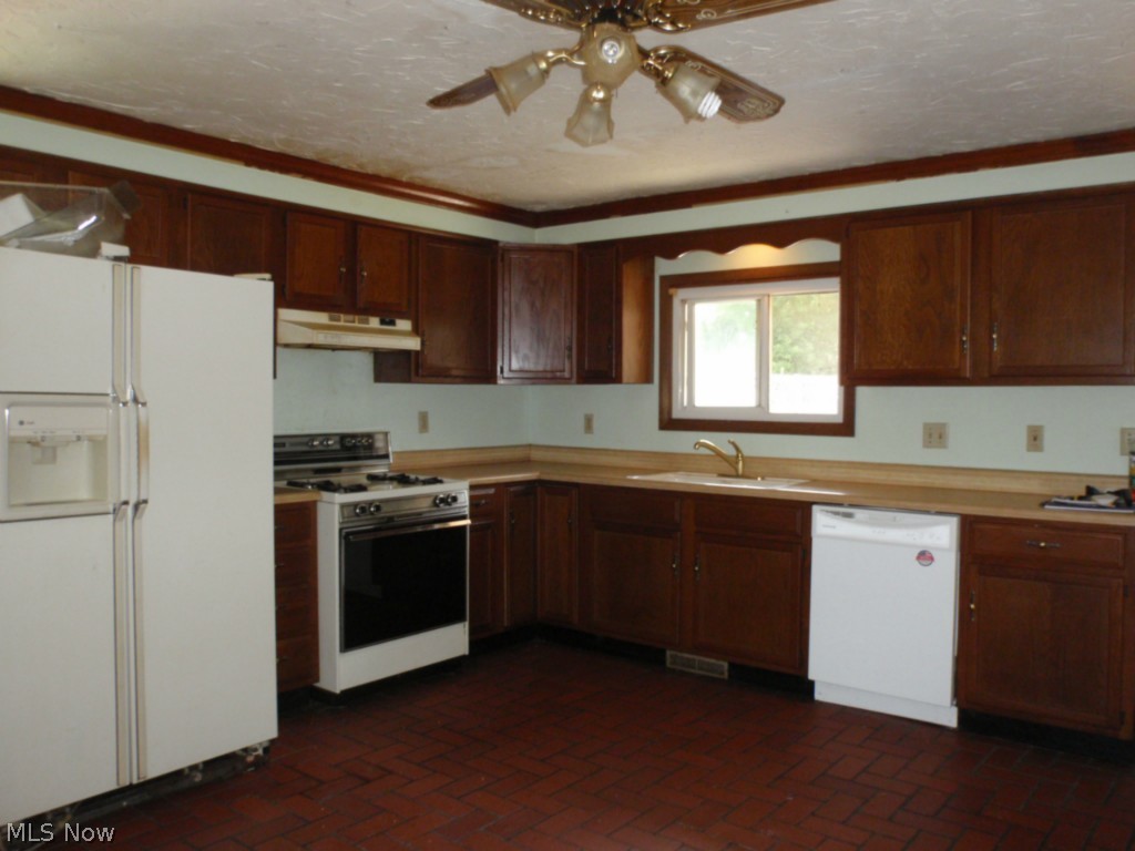 7038 Lear Nagle Road North Ridgeville, OH 44039 - Photo 5 of 12