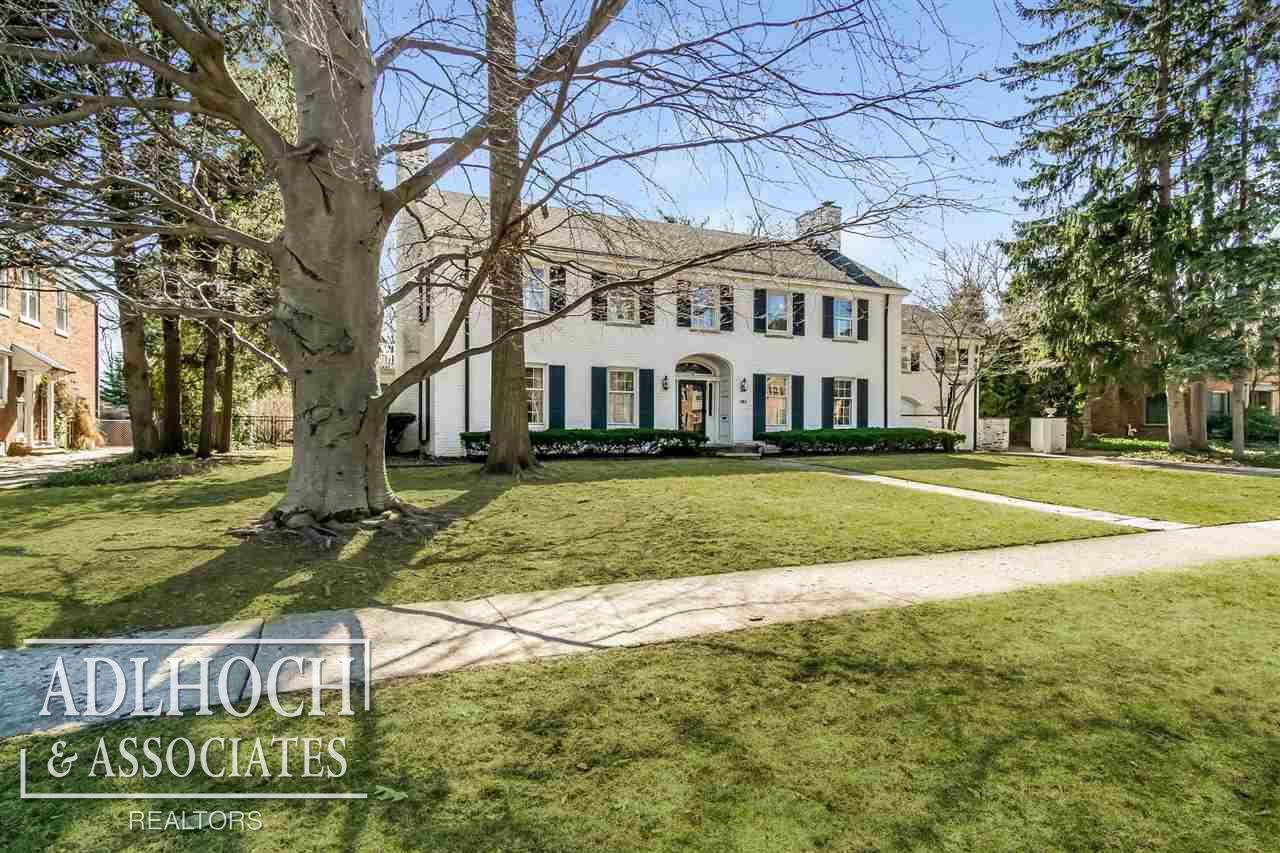 181 Merriweather Road Grosse Pointe Farms, MI 48236 - Photo 2 of 37