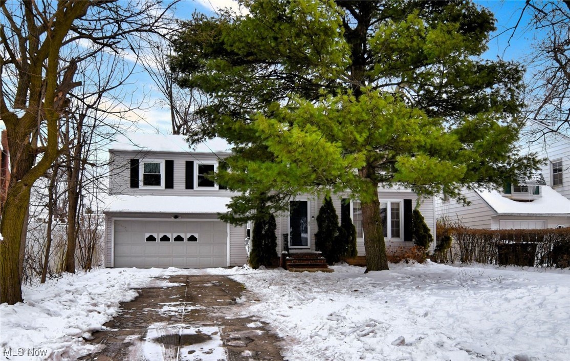 1491 Edgefield Road Cleveland, OH 44124 - Photo 1 of 41