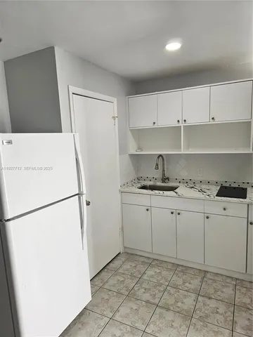 $1,300 | 5849 Wiley Street, Unit 2, Hollywood, FL 33023