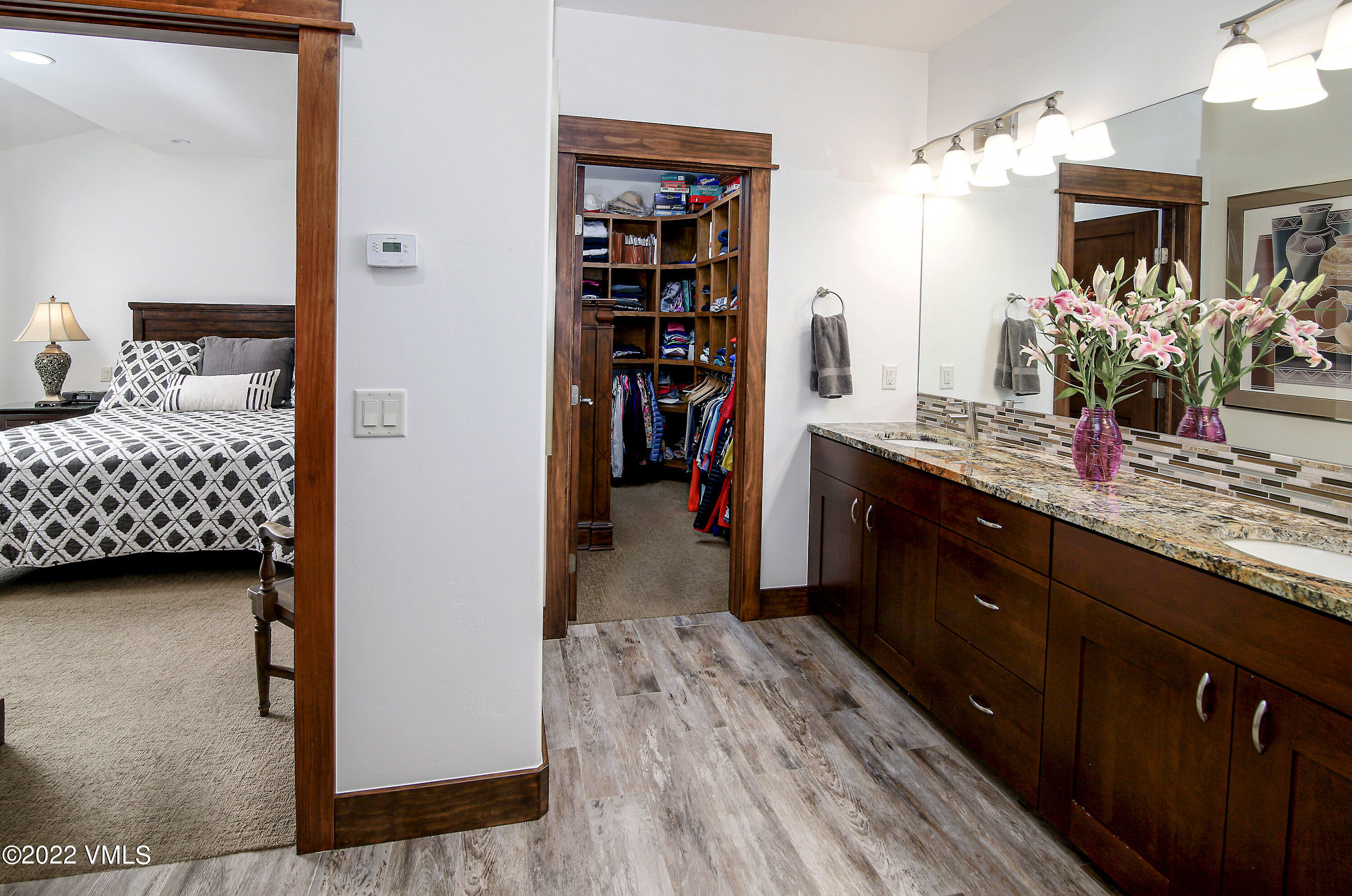 4730 Wildridge Road, Unit B Avon, CO 81620 - Photo 13 of 29 13_4730_e_wildridge_main_bath_1