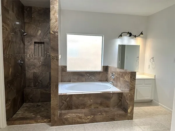 $2,400 | 11347 Sandstone Canyon Drive, Humble, TX 77396