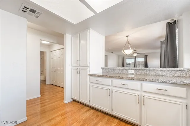 $1,700 | 1851 Hillpointe Road, Unit 1522, Henderson, NV 89074