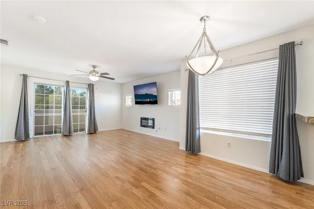 $1,700 | 1851 Hillpointe Road, Unit 1522, Henderson, NV 89074