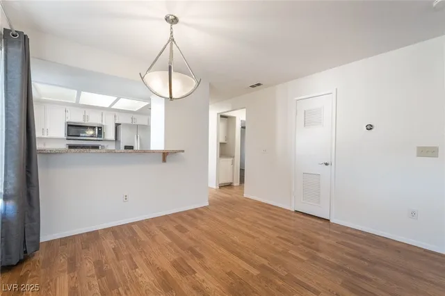 $1,700 | 1851 Hillpointe Road, Unit 1522, Henderson, NV 89074