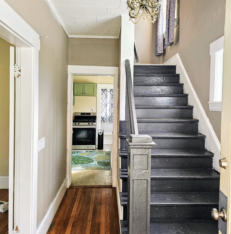 9 Palmer Road Framingham, MA 01702 - Photo 4 of 14