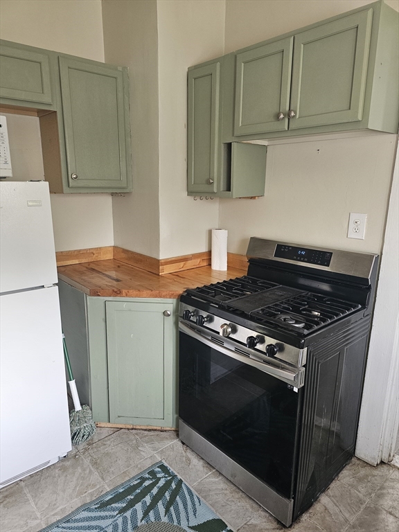 9 Palmer Road Framingham, MA 01702 - Photo 8 of 14