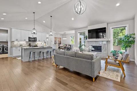 $695,000 | 816 Damascus Trail, Cottage Grove, WI 53527