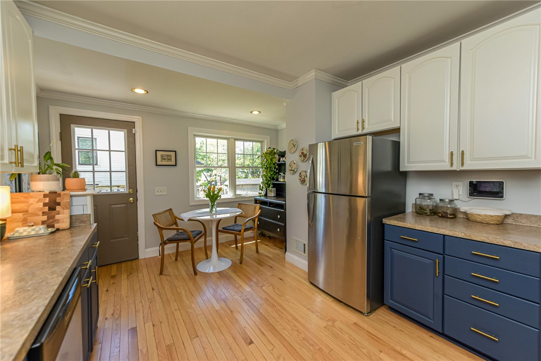 107 Parkside Avenue Rochester, NY 14609 - Photo 9 of 37