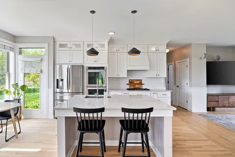 $749,000 | 1443 Sunflower Court, Grayslake, IL 60030
