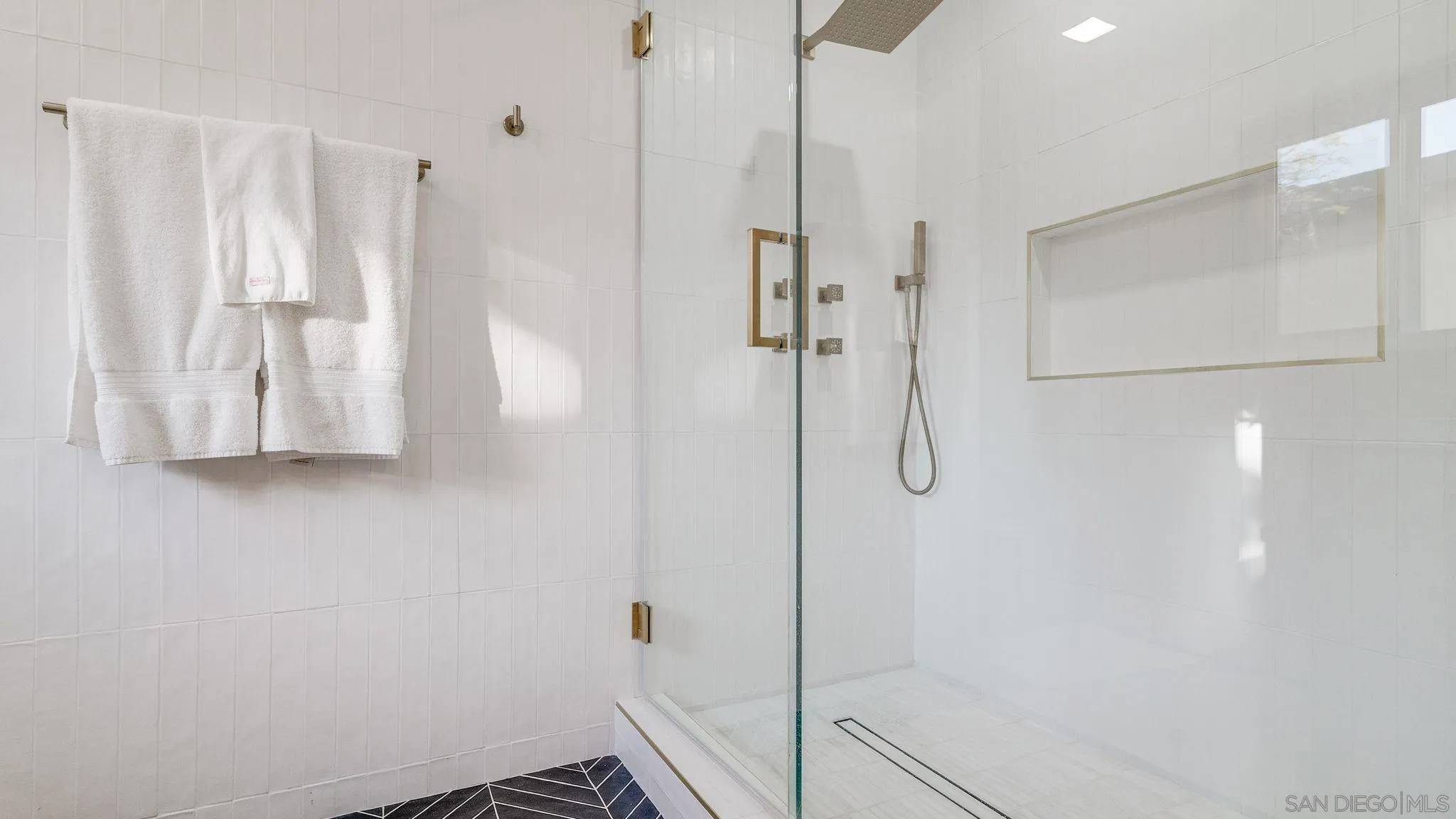 14146 Recuerdo Drive Del Mar, CA 92014 - Photo 24 of 54 a bathroom with a shower
